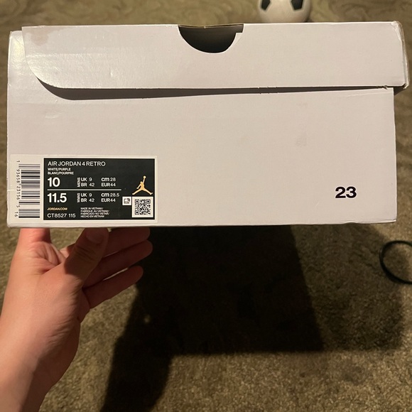 Jordan 4 Retro Metallic Purple - Picture 6 of 7